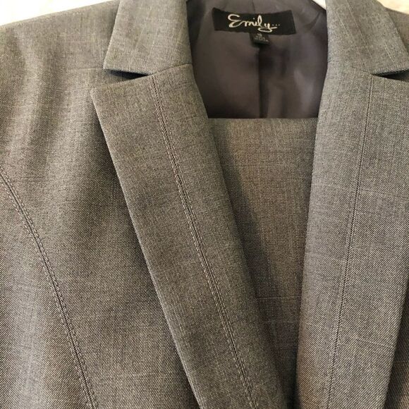 🚨NWT Emily 2 Piece Skirt Suit Set - Picture 6 of 6